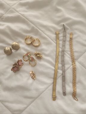 Vintage Mixed Women's Jewelry Set with Pink Accents